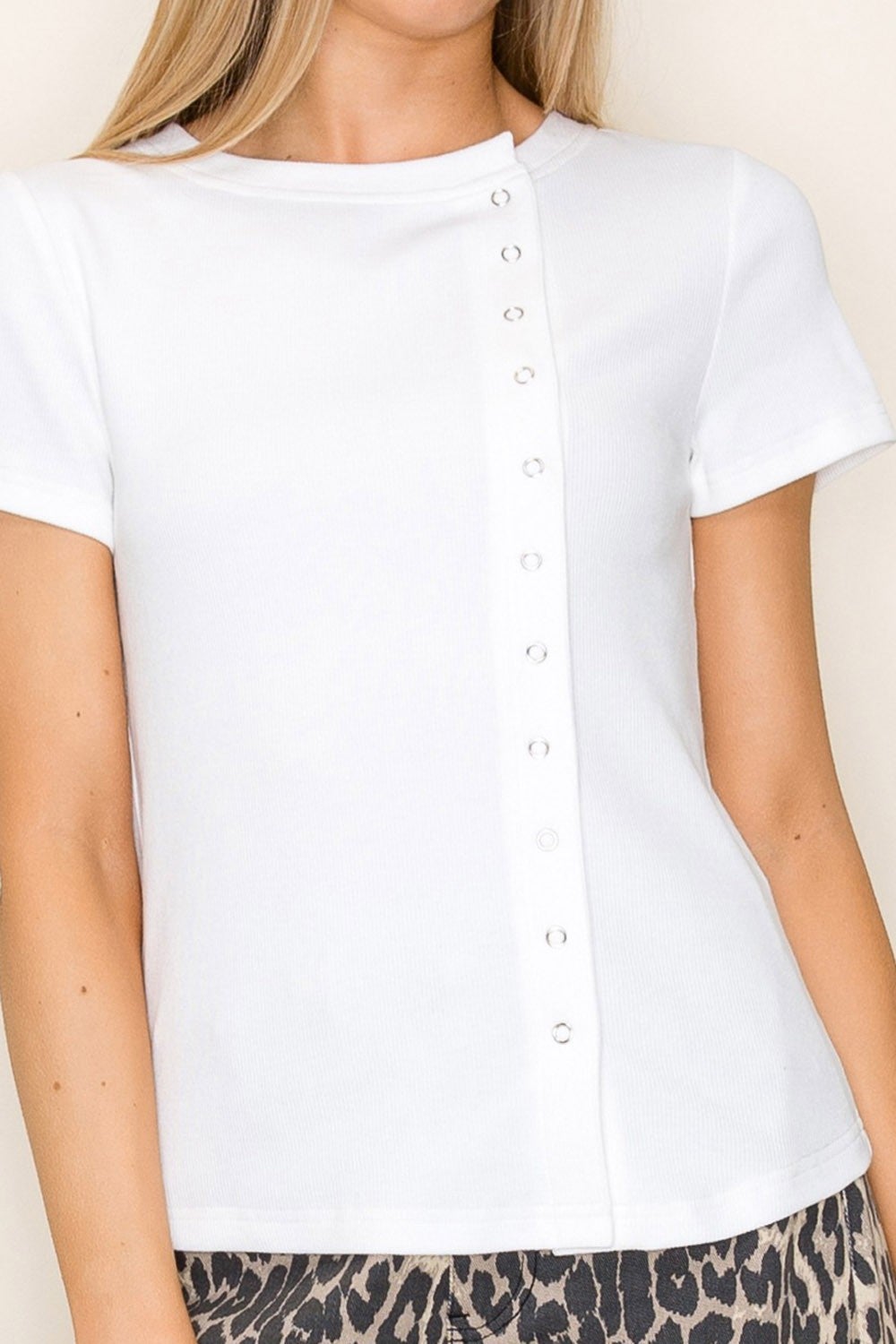 SHORT SLEEVE ASYMMETRICAL BUTTON DOWN TOP • WHITE BIRCH