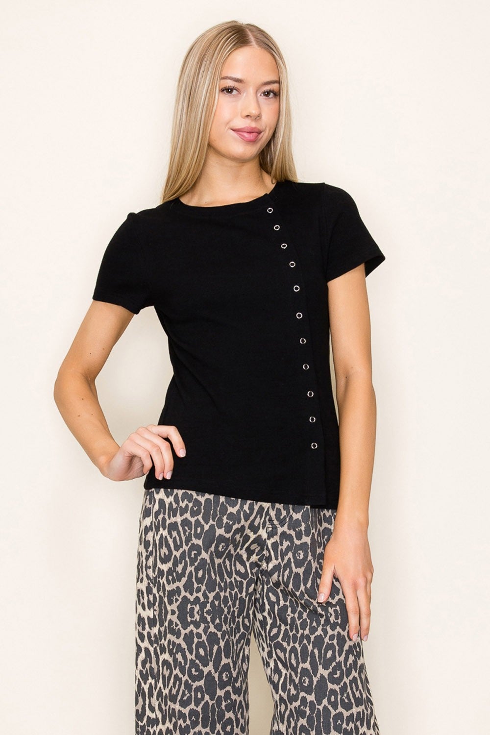 SHORT SLEEVE ASYMMETRICAL BUTTON DOWN TOP • WHITE BIRCH