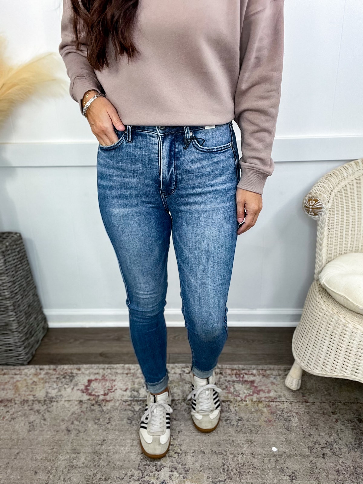 Judy Blue Tummy Control Hi Waist Shield Pocket Frayed Hem Skinny