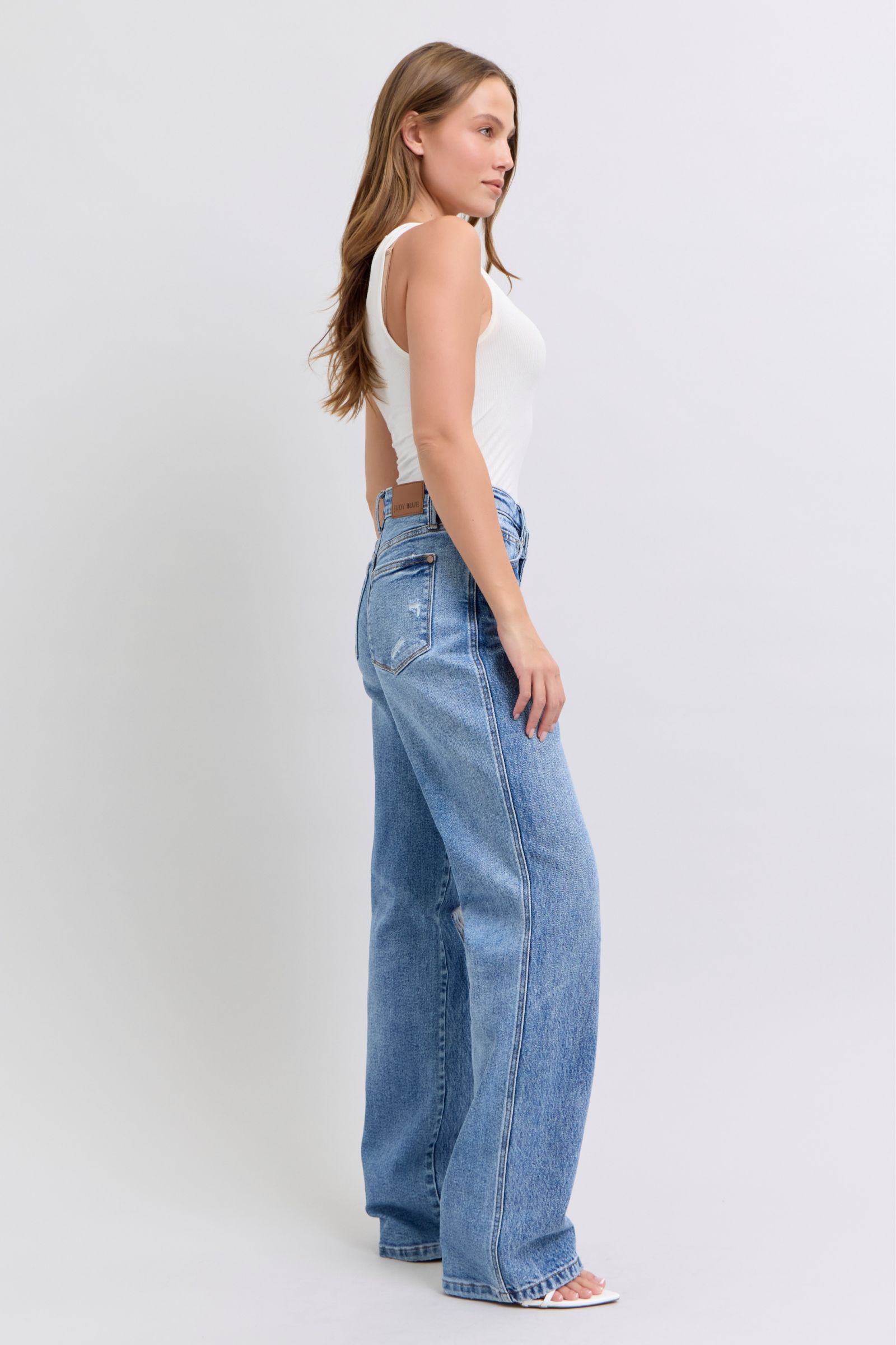 Judyページ JUDY BLUE HI WAIST RIGID MAGIC CRISS-CROSS W/B, DESTROY & KNEE RIP
