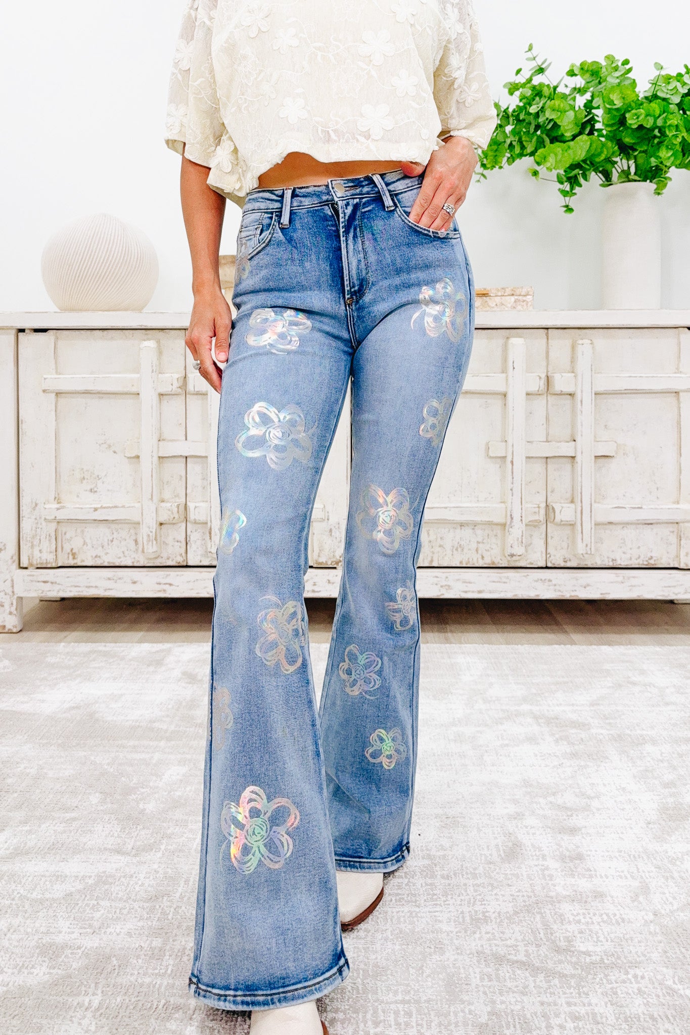 【Threetimes】 Alexa raw jeans J28053A9F_a38bb660-7174-4e72-