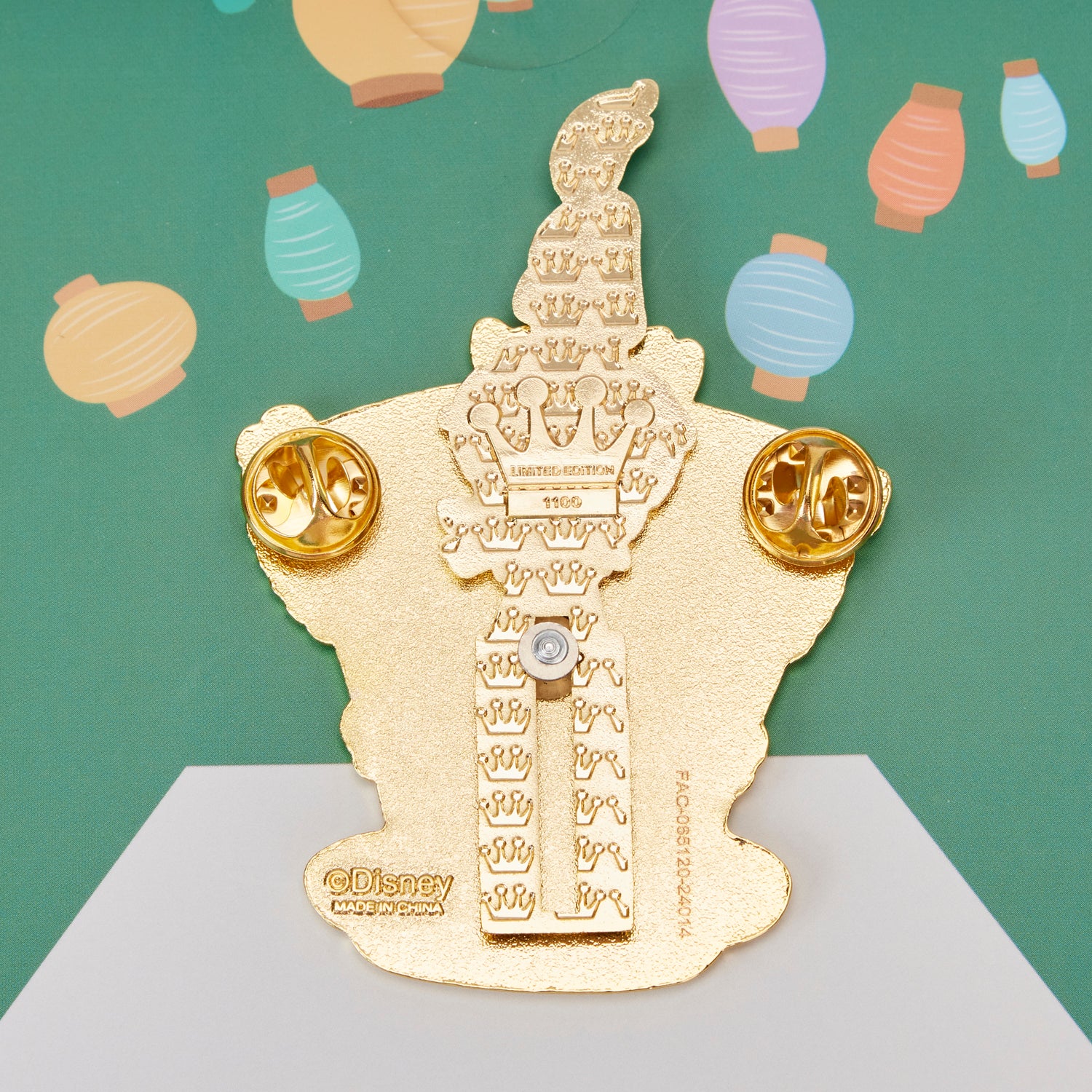 【Loungefly】WonderCon Limited Box Sliding Pin Alice in Wonderland Unbirthday 3