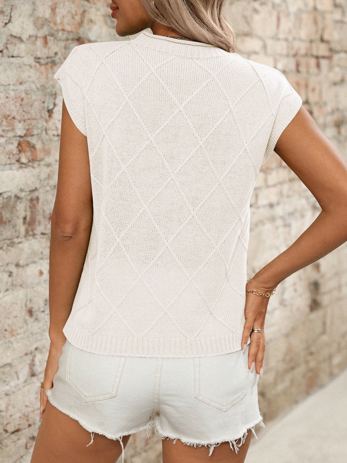 Round Neck Cap Sleeve Knit Top