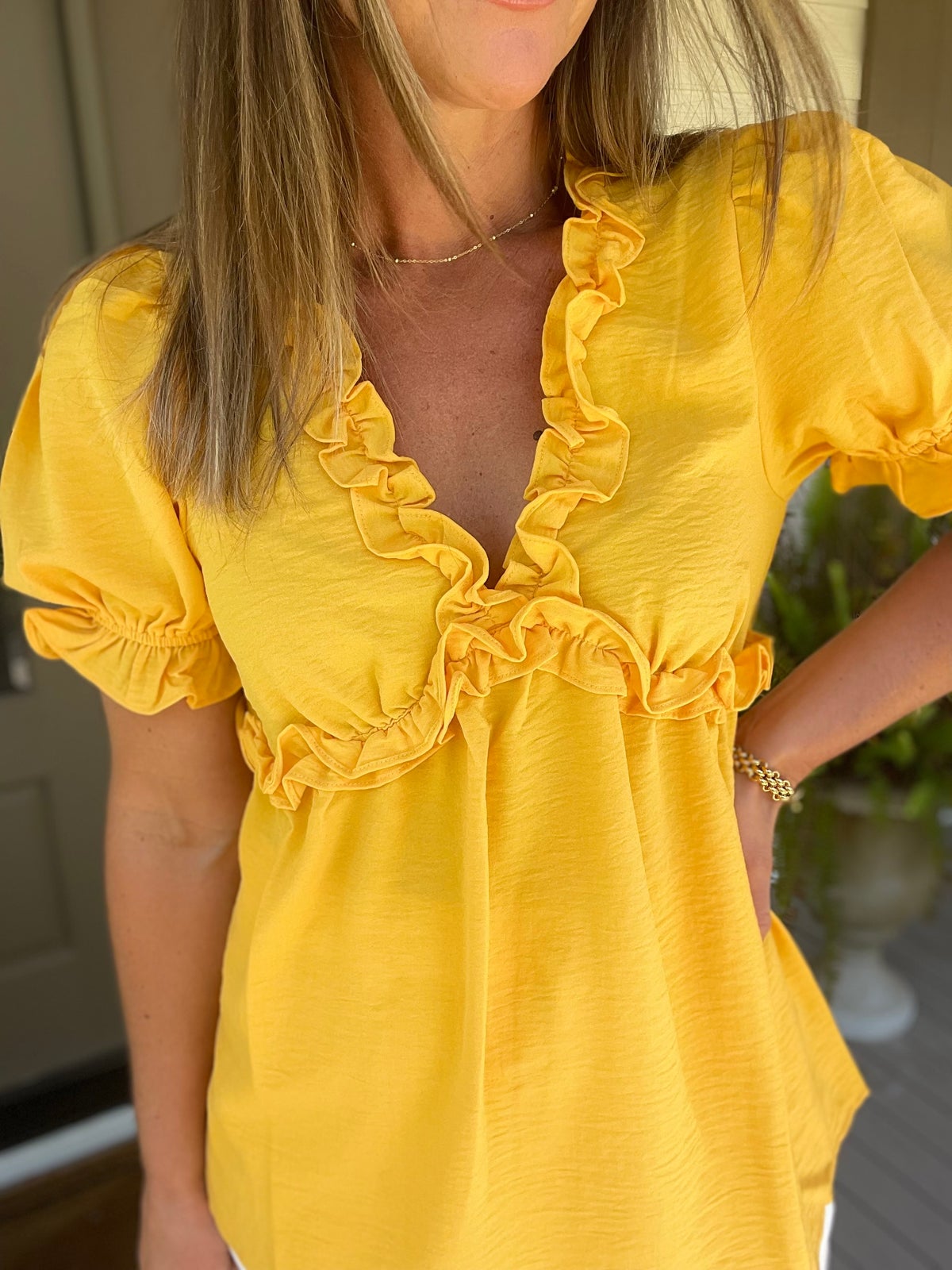 Lime 'N' Chili Solid Ruffled Deep V-Neck Puff Sleeve Babydoll Top