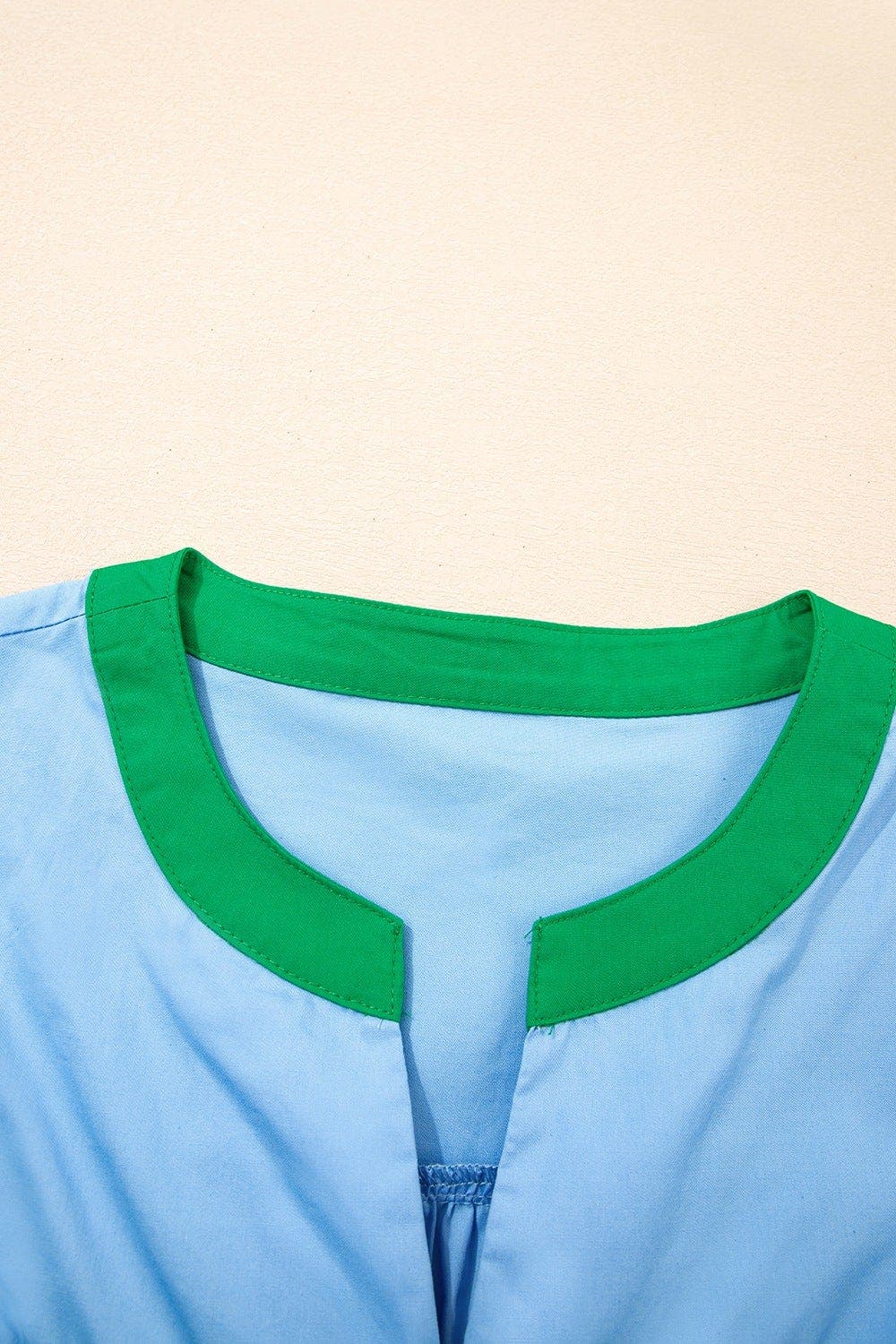 Contrast Notched Neck Frilly Detail Short Sleeve Blouse