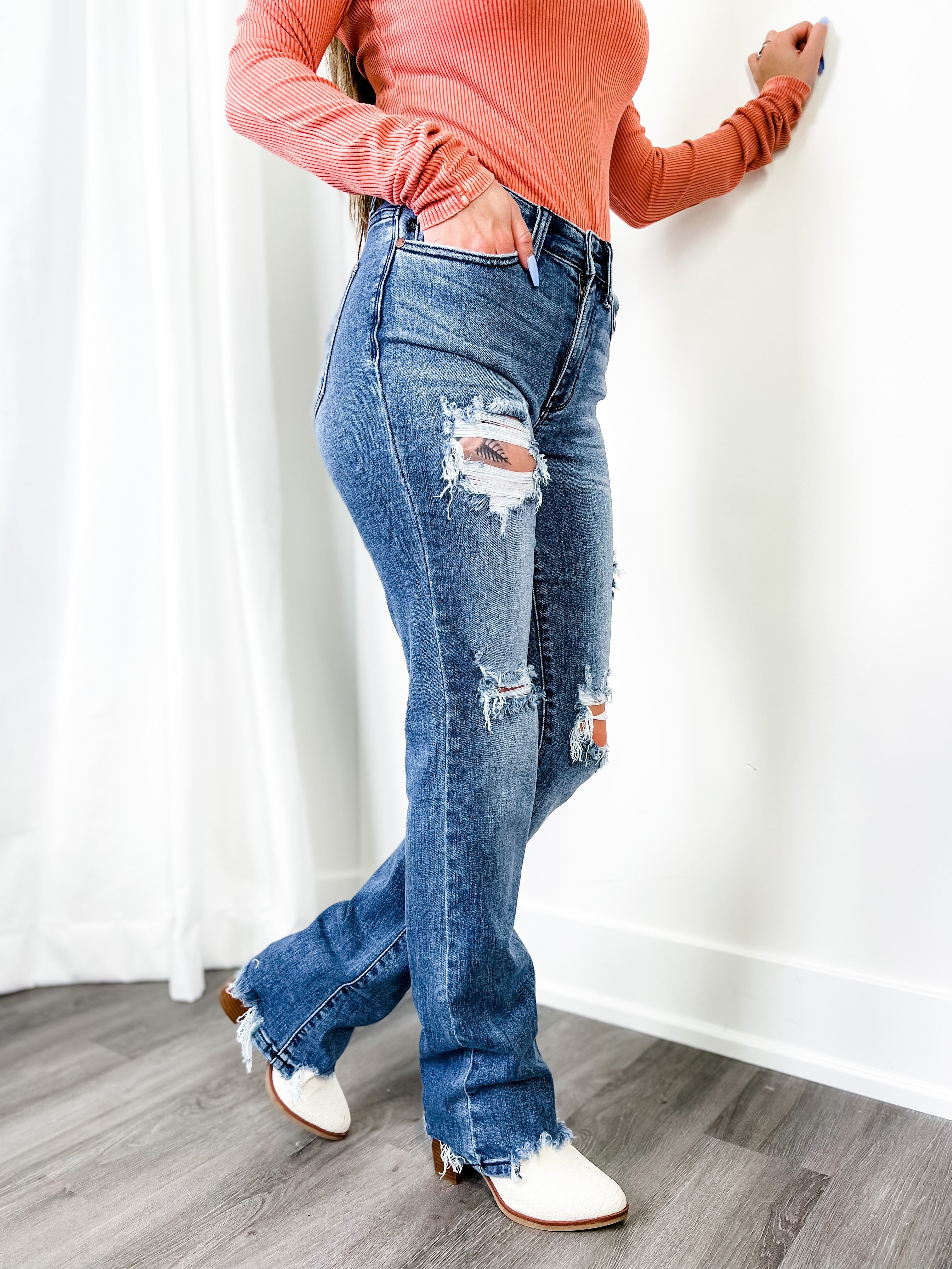 ★ ★ South Mid Blue 90s Straight Fit Eco Cool De Judy Blue 90s Distressed Straight Leg Mid Rise Medium Wash