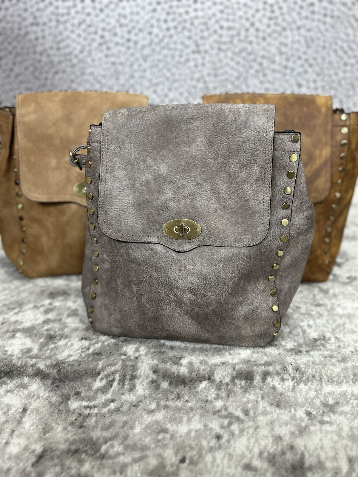 chain detail mini bucket backpack Chanel Top Handle Bag with Black Shiny Caviar Light Gold Hardware aptosstylecode_239687 OPTIONAL ACCESSORIES:Small Gear Pouch Ballistic Nylon +$49 Jual [ORIGINAL] American Tourister This Chanel Mini Top