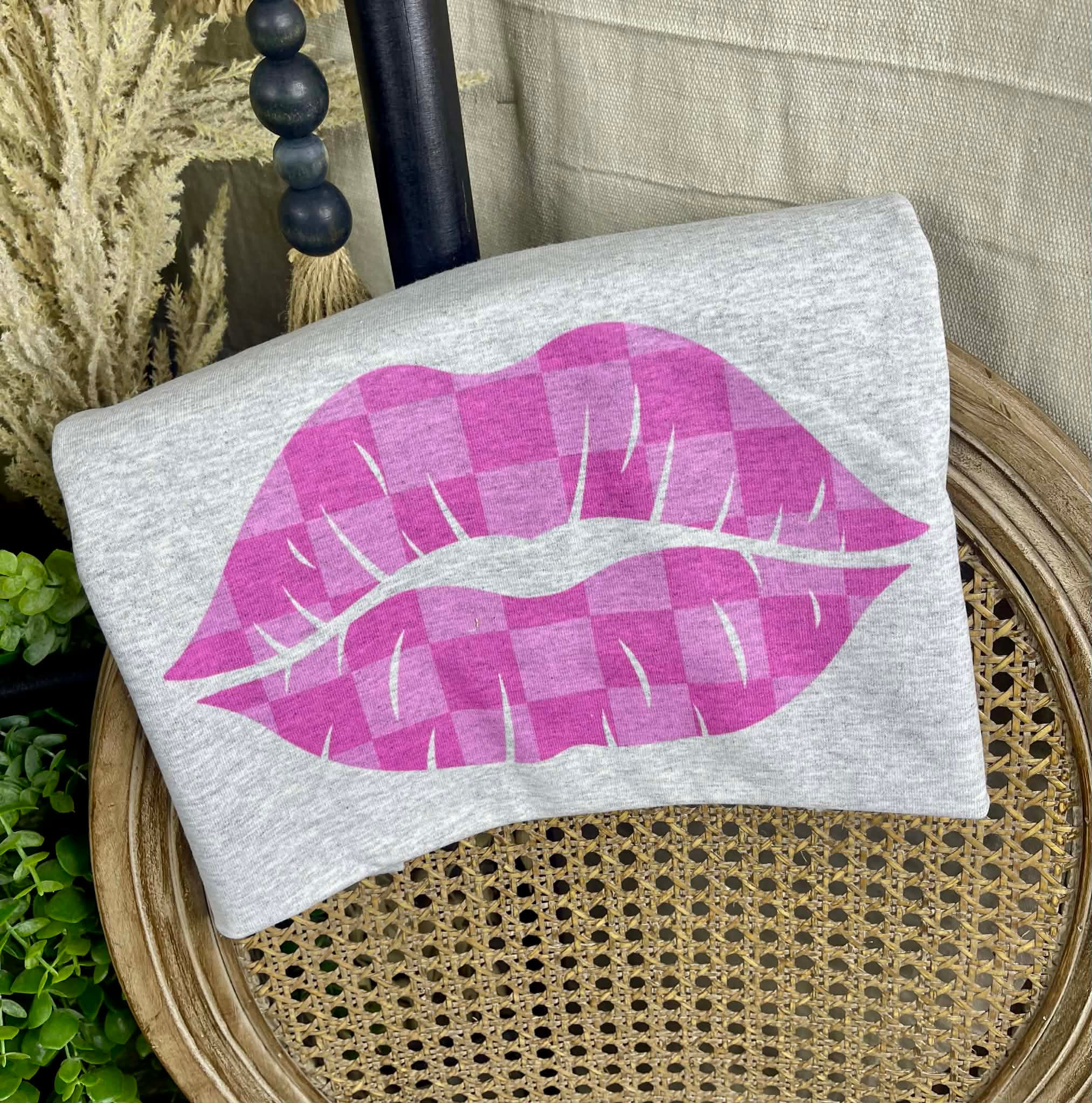 Checkered Lips (Tee)