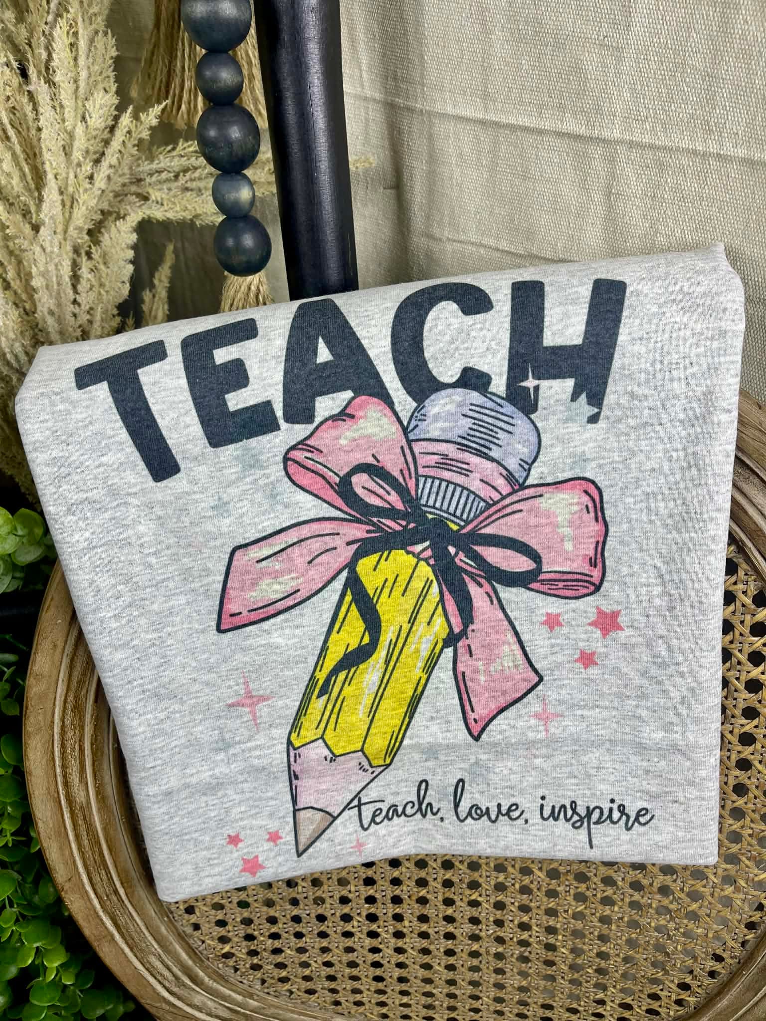 Teach love inspire (Tee)