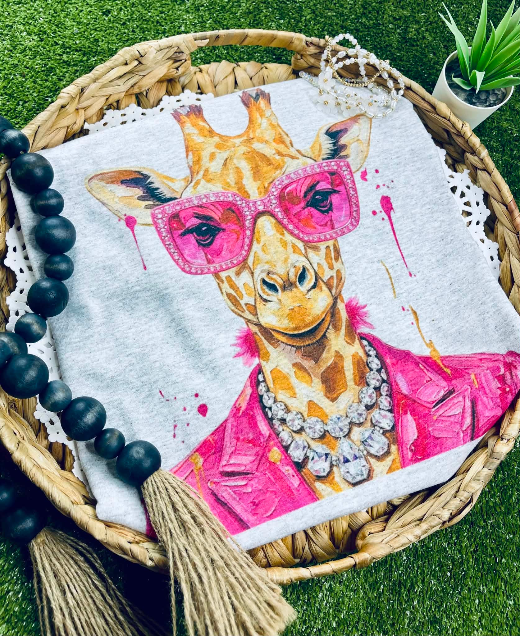 Glitz and Glam Giraffe (Tee)