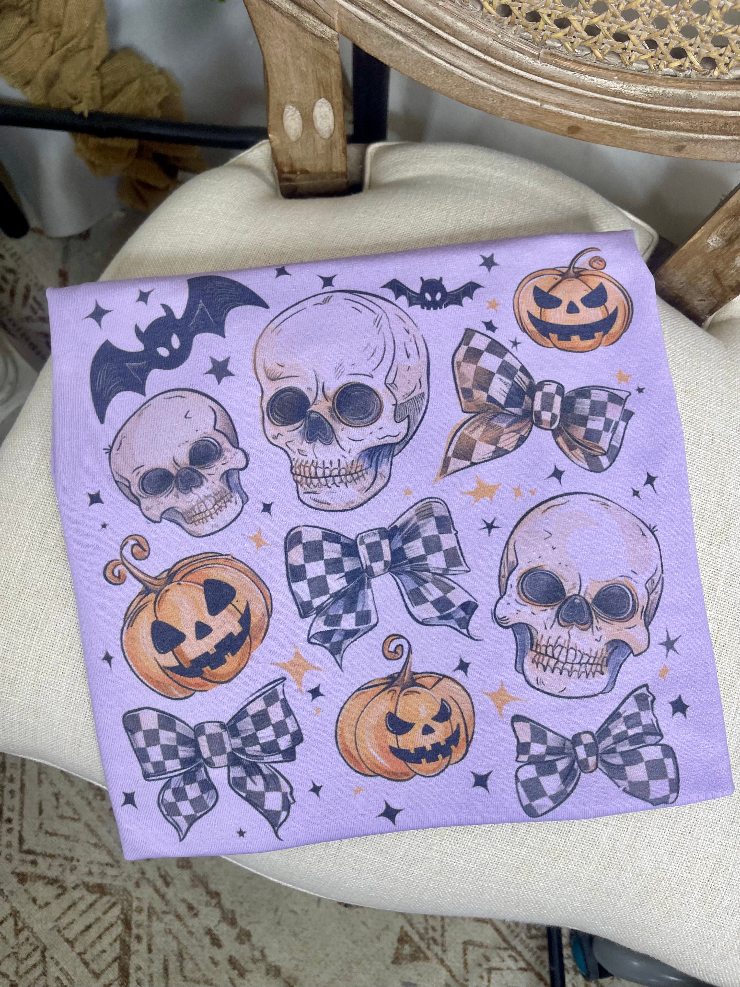 Skulls Bats Bows Pumpkins (Tee)