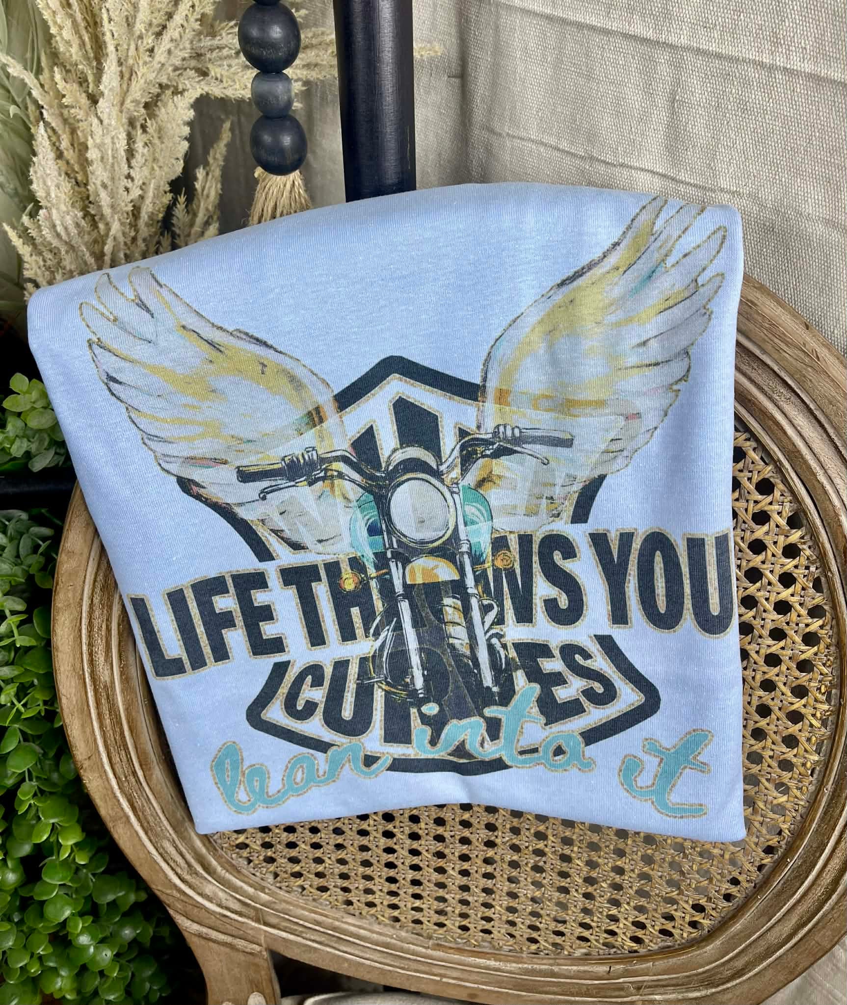 Life throws you Curves (Tee)