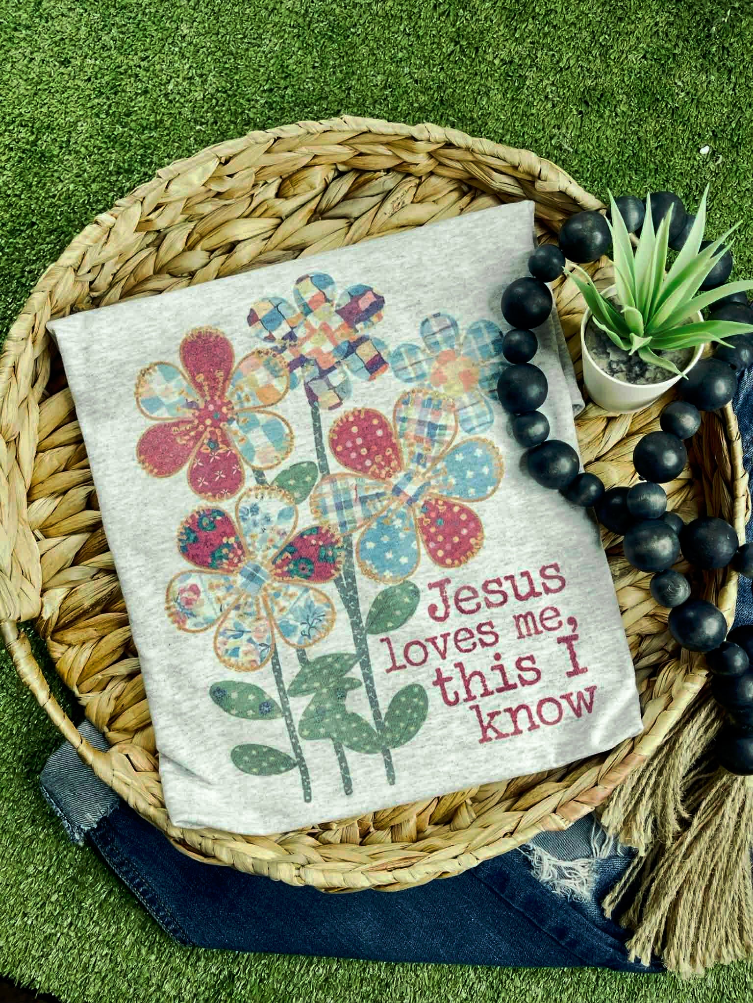 Jesus Loves me this I Know (Tee)