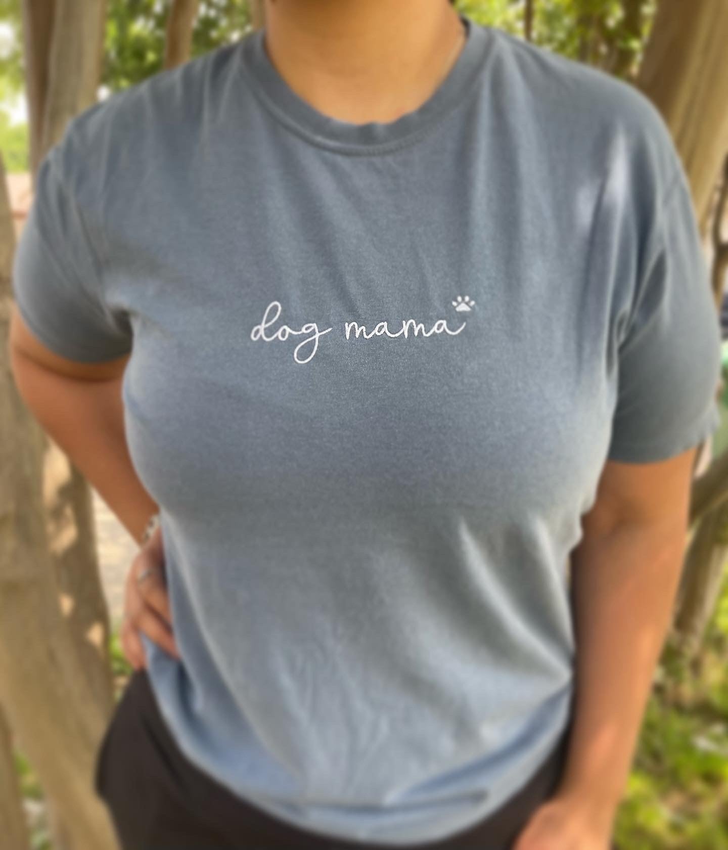 Dog mama (Embroidery T-Shirt)