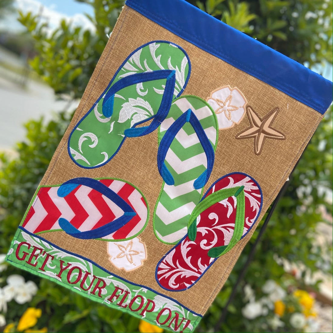 Floral design flag from HangUps