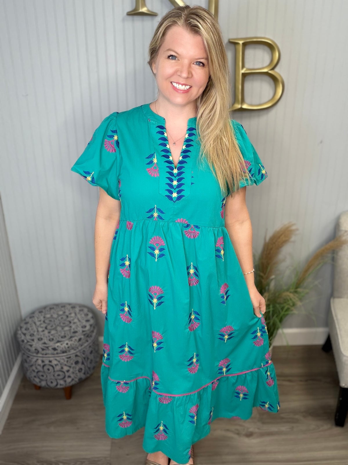Umgee Emerald Cotton Embroidered FlowerTiered Bottom Midi Dress - Small