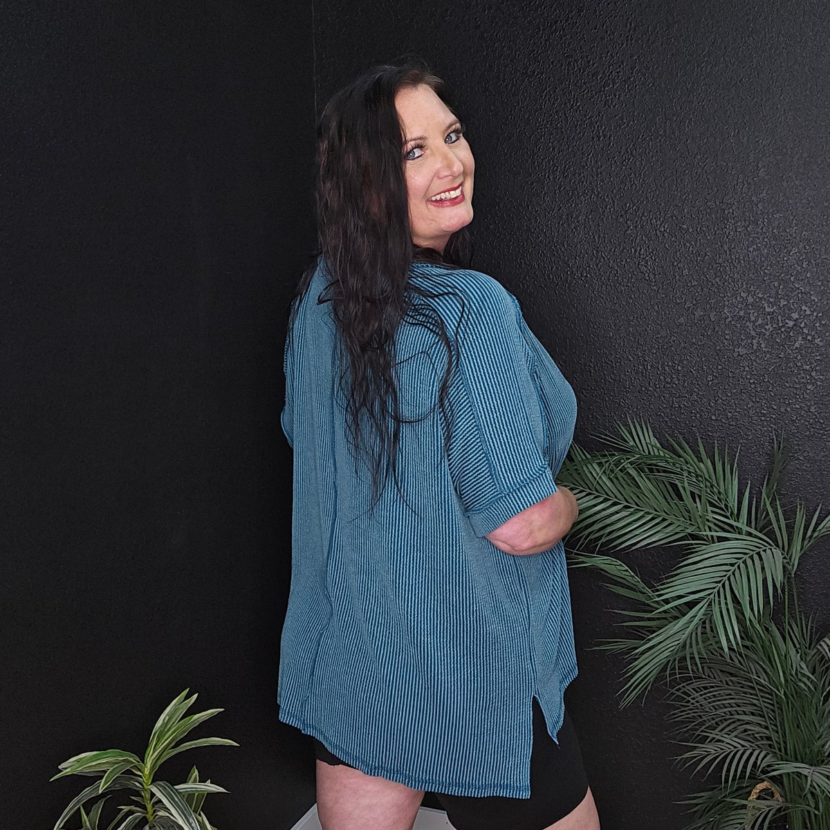 Mindy's Boutique - Join Our Live Sale