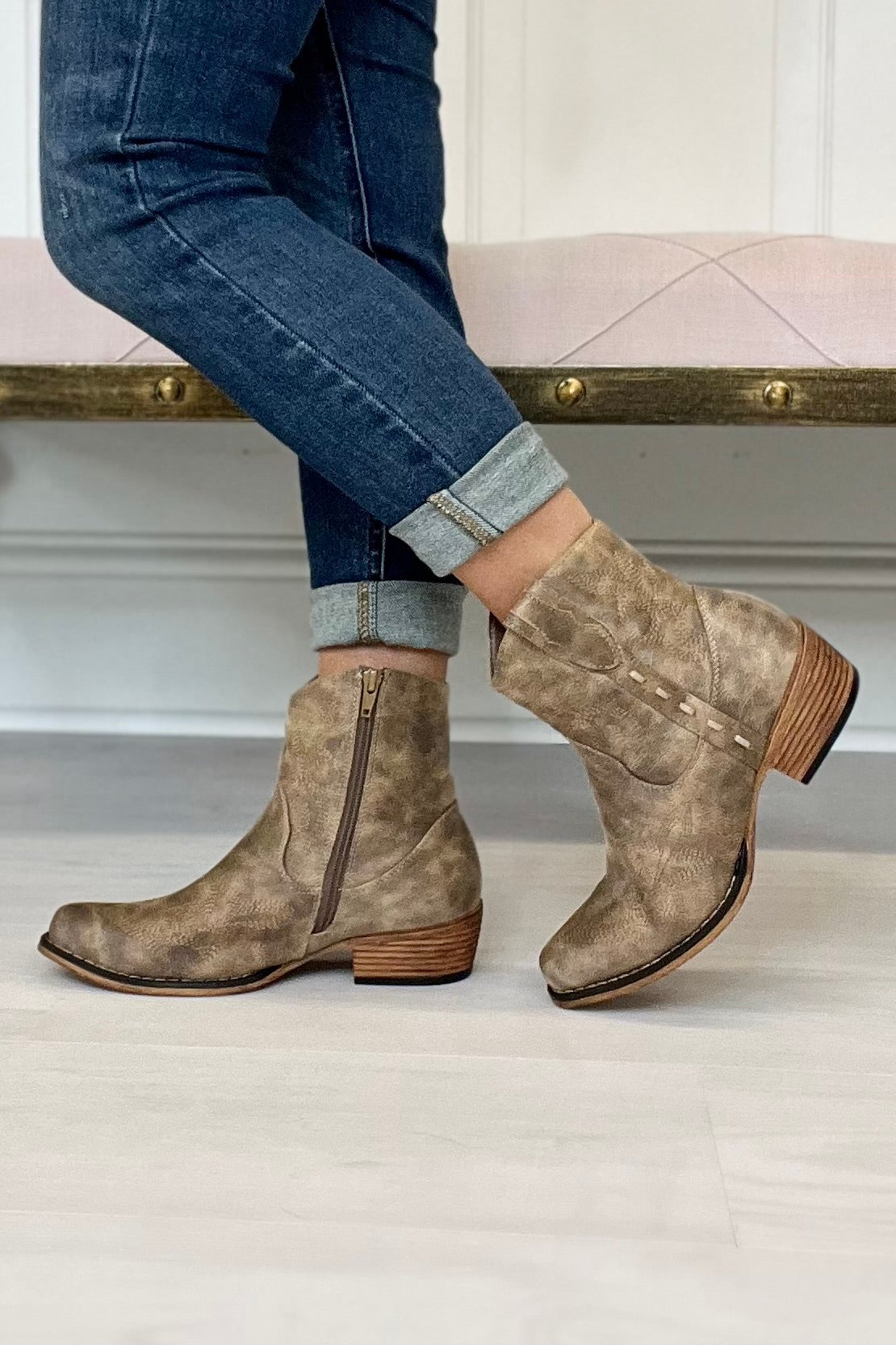 Boutique cowboy boots clearance
