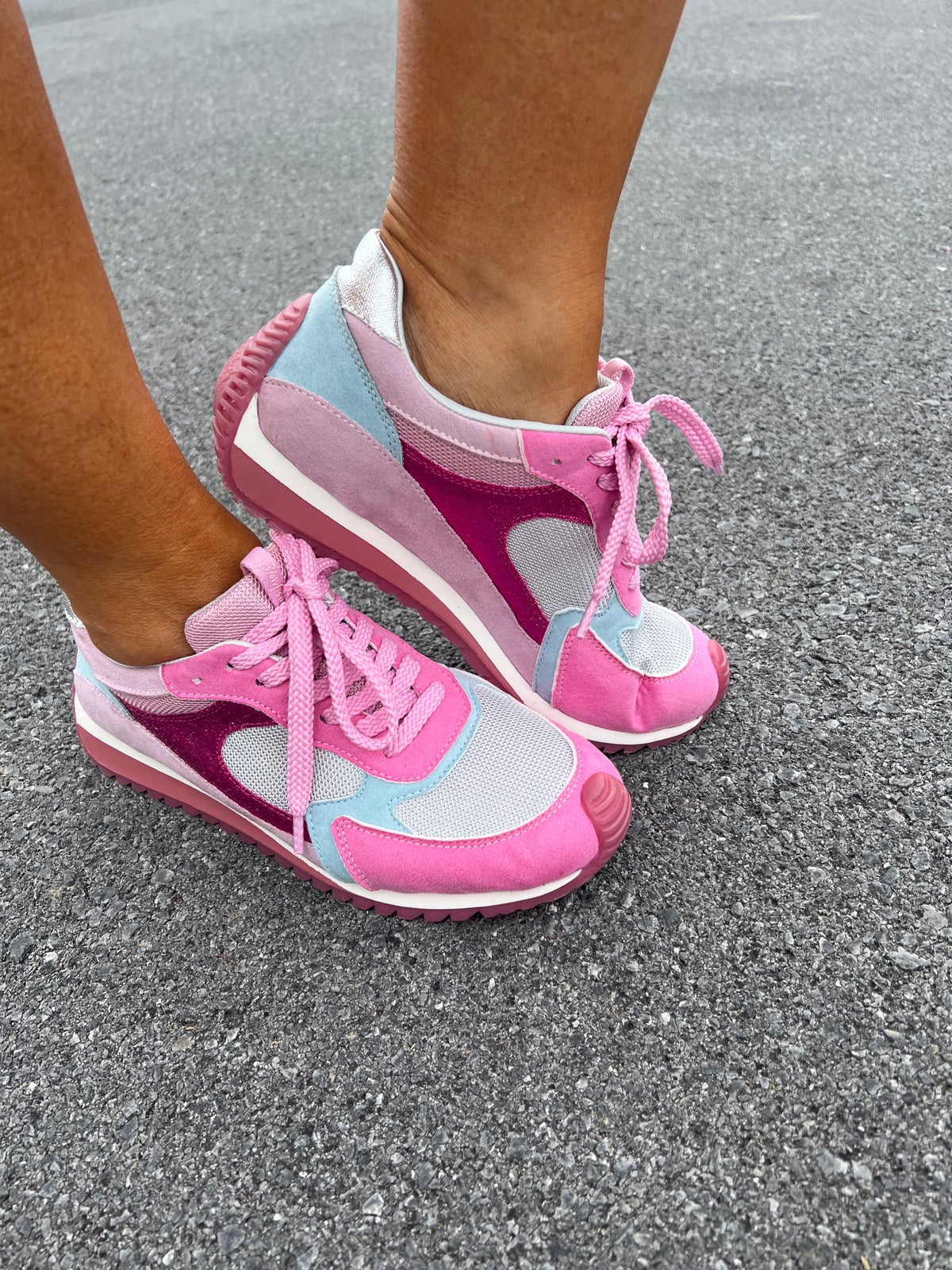 BLOWFISH MALIBU BRENTWOOD LIPSTICK PINK SNEAKER Paula's Boutique