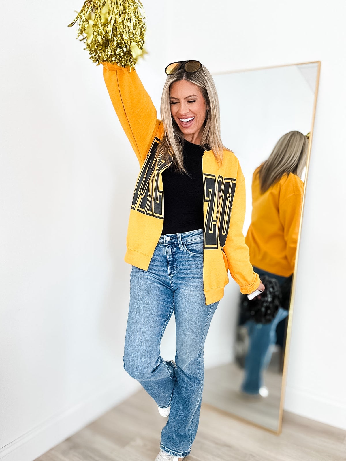 VIRAL Cardi Crew - MIZZOU - PREORDER | Pleated Boutique | Trendy