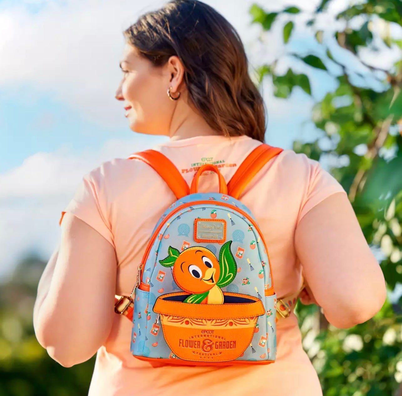 Loungefly Orange Bird EPCOT International Flower & Garden  display picture 3