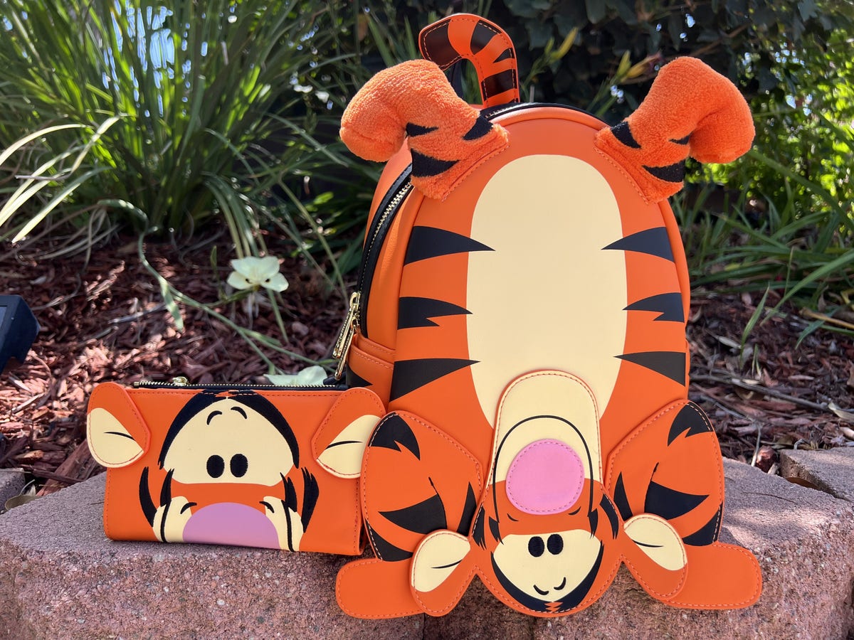 Loungefly Disney Tigger Cosplay Winnie the Pooh Mini Backpack NEW Amazon.com | Loungefly Disney Winnie The Pooh Vampire Tigger  main image 3