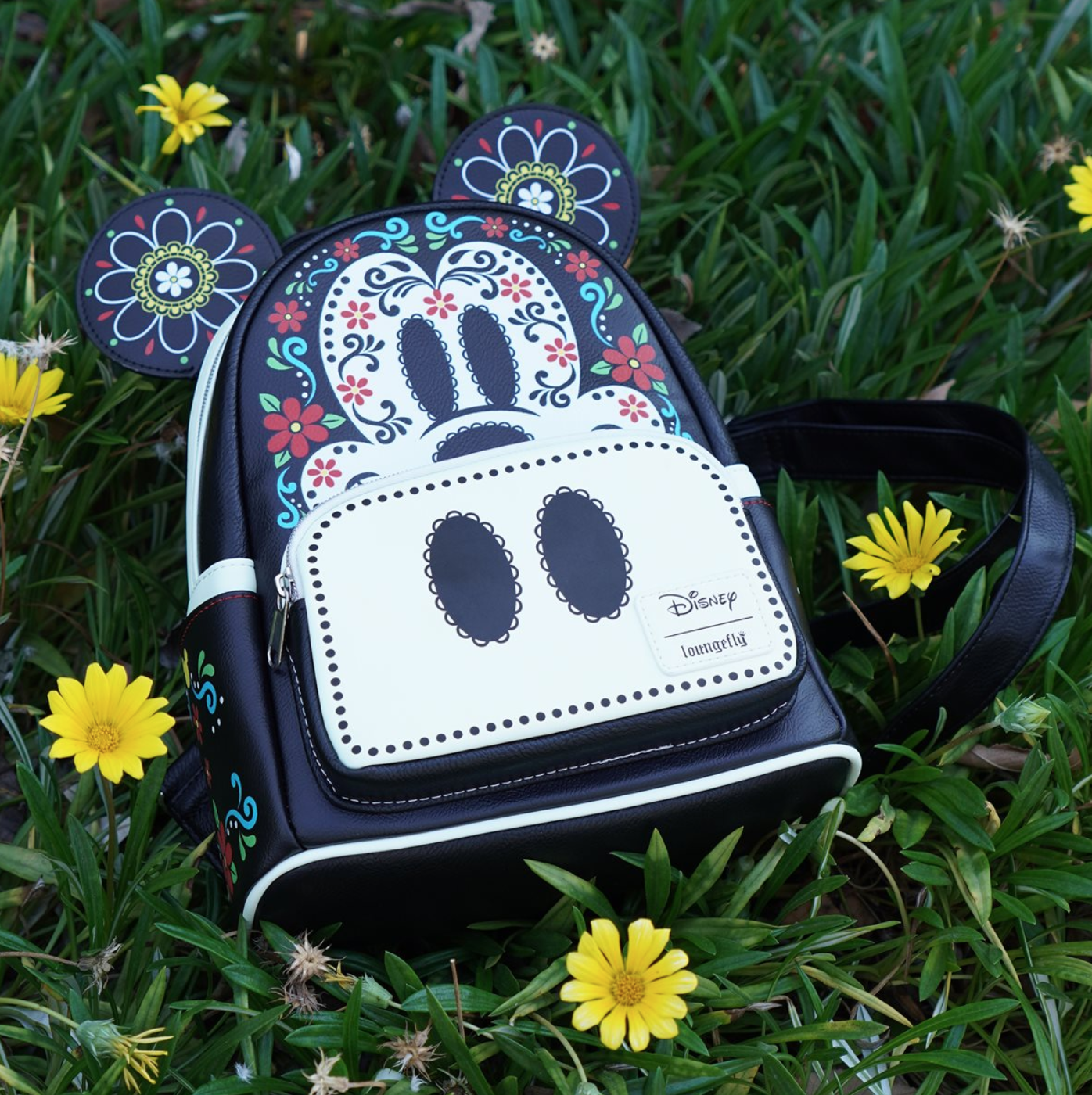 Loungefly Mickey Mouse Dia de los Muertos Sugar Skull Mickey Mini-Backpack Loungefly Mickey Mouse GITD Dia de los Muertos Sugar Skull Mini