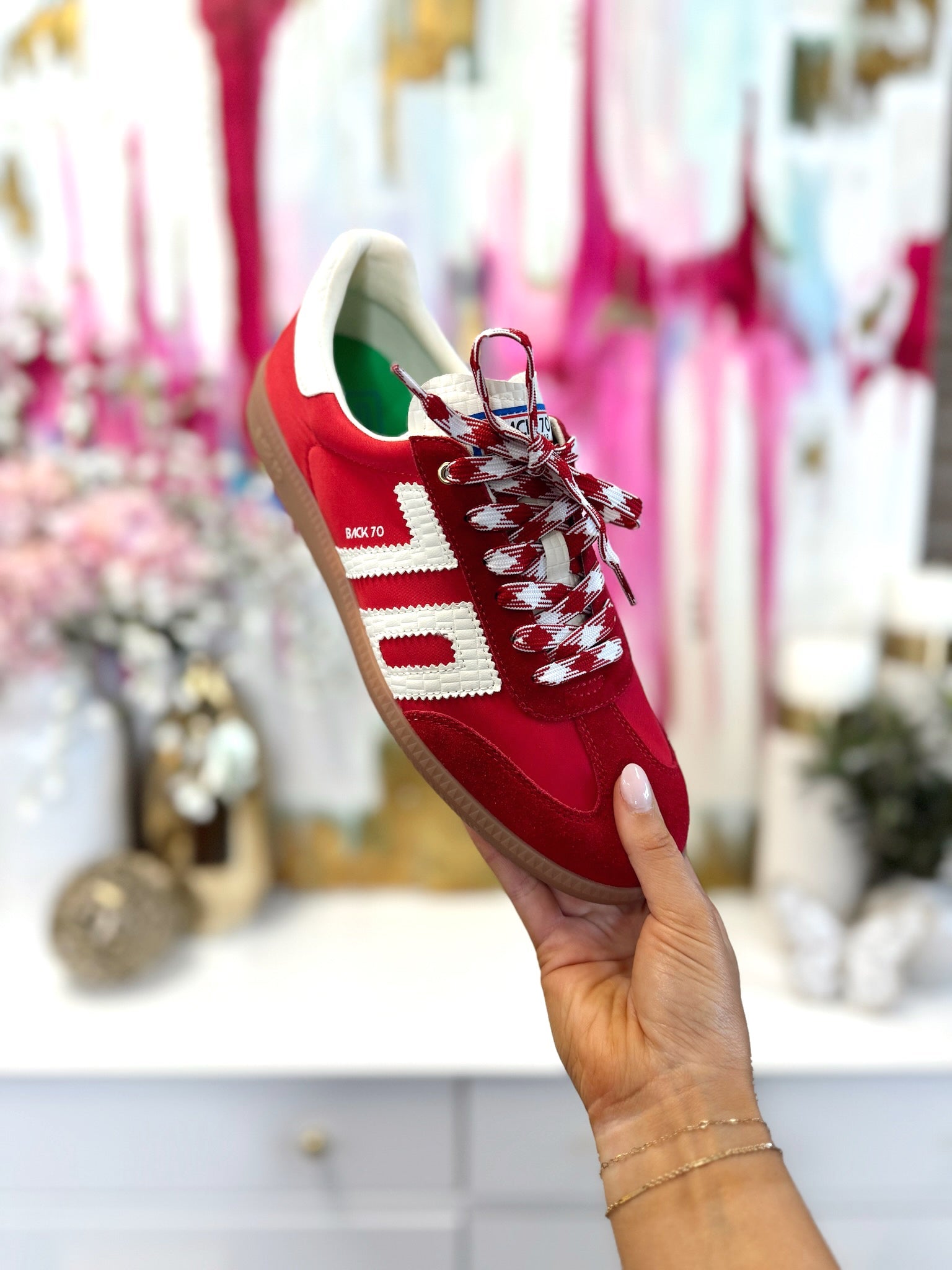 4本　　ローズ⑦⓪ Back70 Streetwear Retro Ghost Sneaker in Red | Fly Boutique