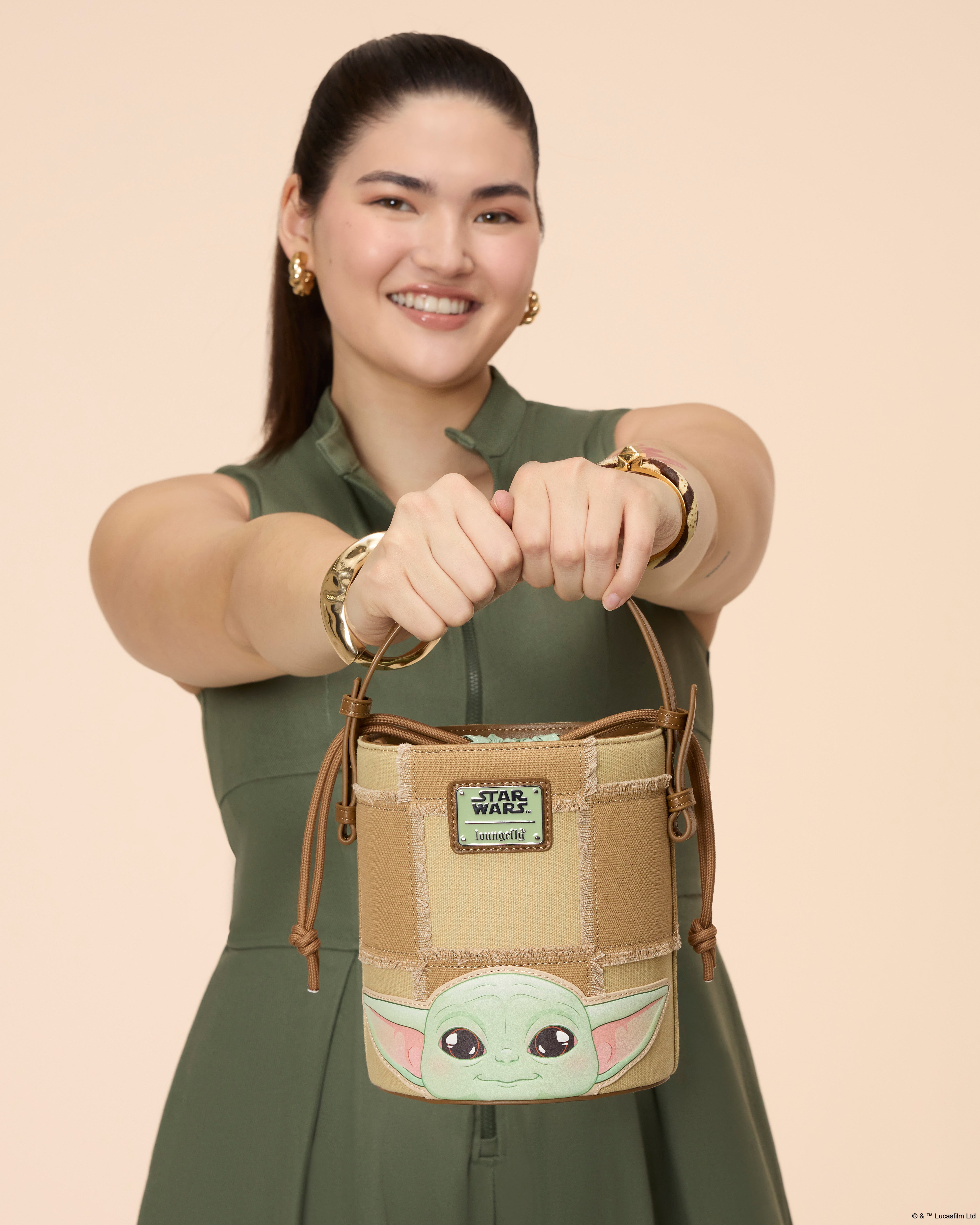 STAR WARS The Mandalorian Grogu & Anzellan Bucket Crossbody Bag