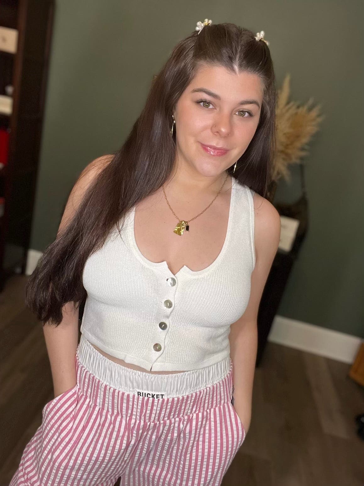 Button-Up Cropped Sweater Vest - IVORY