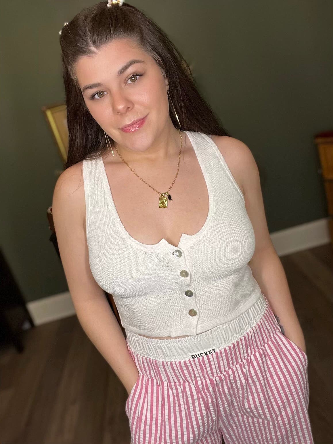 Button-Up Cropped Sweater Vest - IVORY